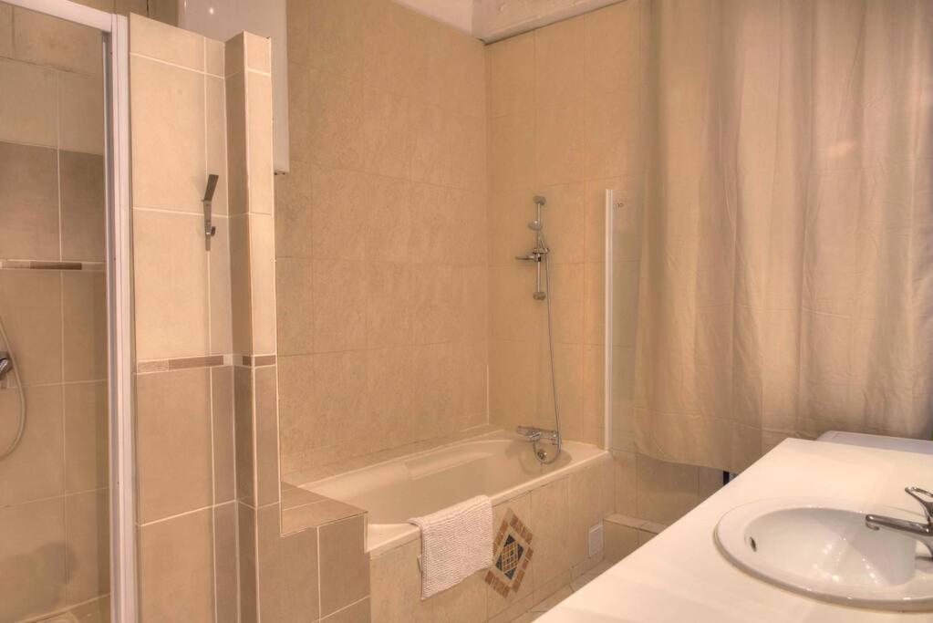 Tres Bel Appartement 6-8 Couchages Prado-Perier Marseille Bagian luar foto